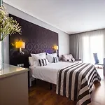 Num Hotel