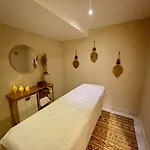 Hotel Num