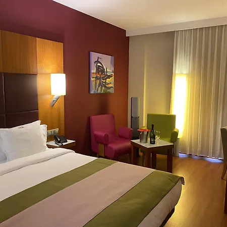 Num Hotel