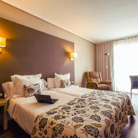 Num Hotel 4*