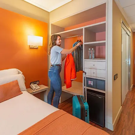 Num Hotel