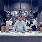Num ホテル
